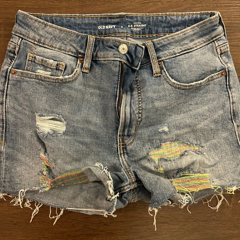 Ripped denim shorts